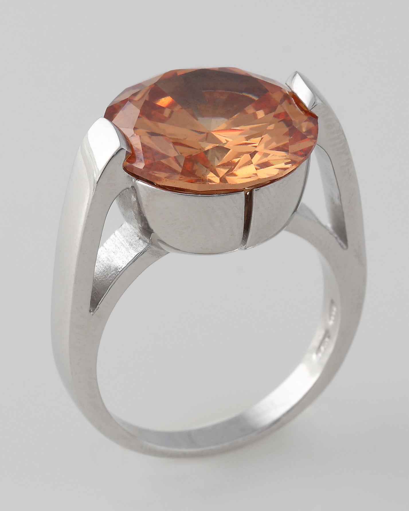 Becoming Ring - Stone 14mm