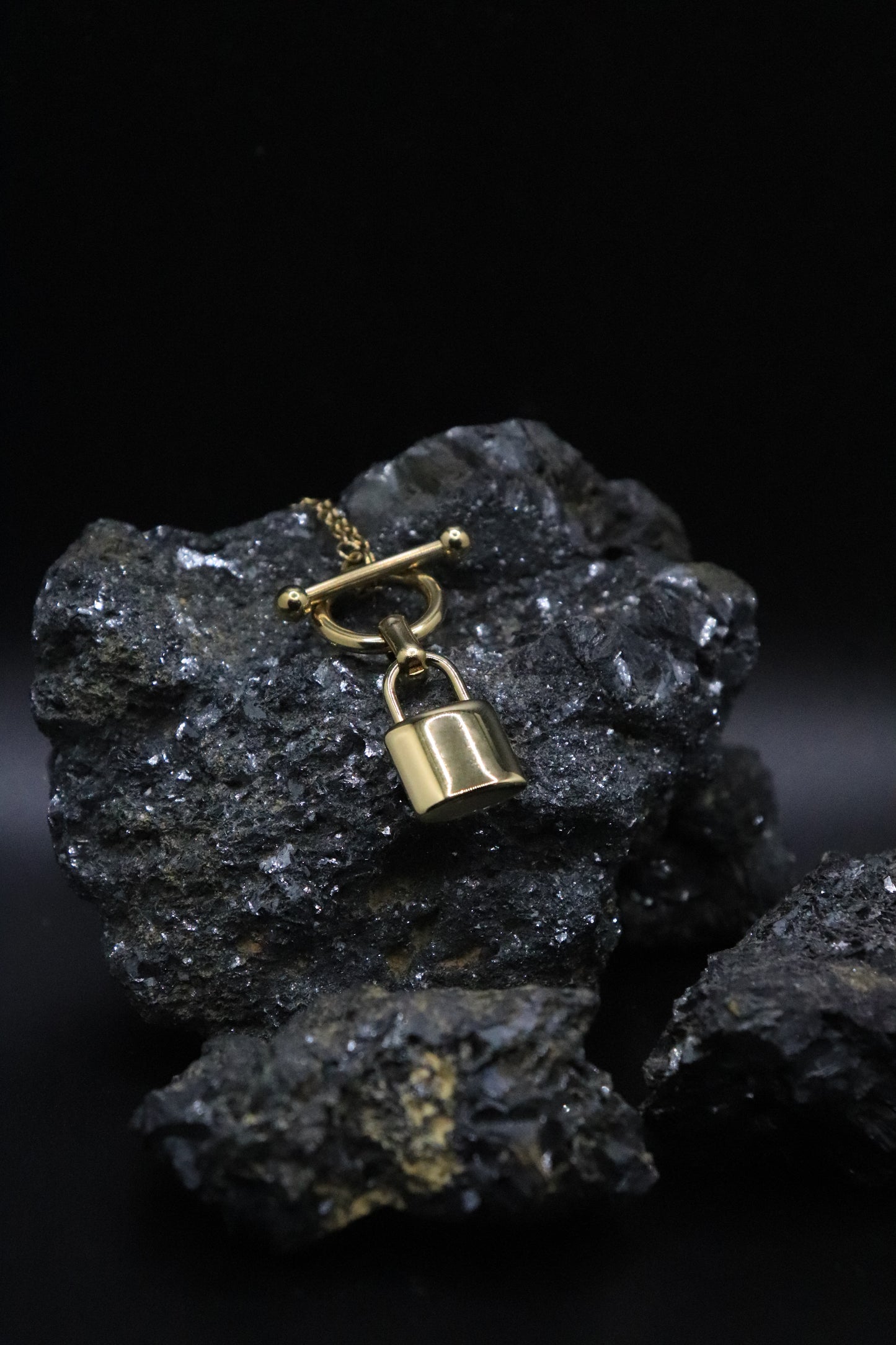 Mary Necklace - Gold